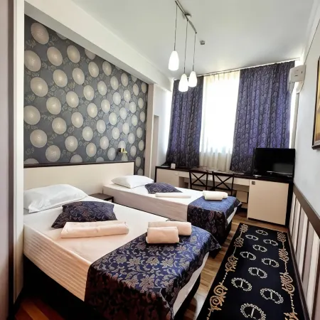 Iris Hotel