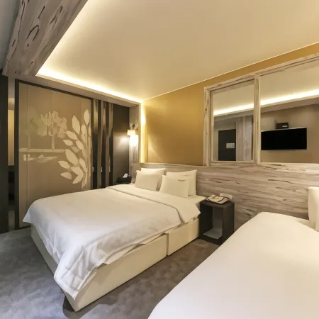 Two Heart Hotel Gimhae Waterpark