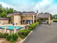 Quality Inn Walterboro Hotels in Walterboro