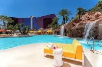 Masquerade Tower at Rio Hotel & Casino - piscina