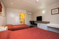 Econo Lodge Portland - Motels
