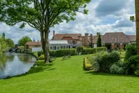 The Legacy Rose & Crown Hotel Hotels in 