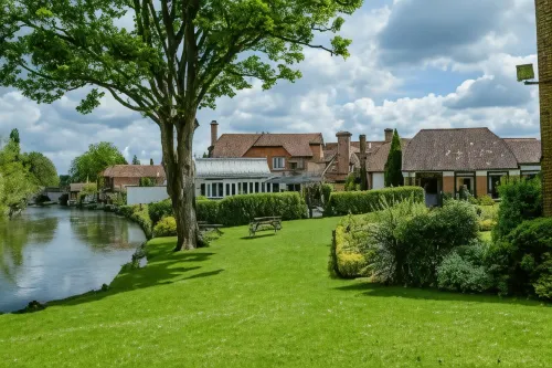The Legacy Rose & Crown Hotel