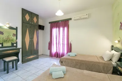 Stefanis House Hotels near Skiathos Castle