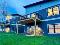 New Shoreline Home | Waterfront |  Sauna | Views | Dogs | Trail Access