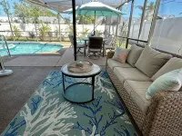 Barefoot Dreams 2 Bed 2 Bath Private Pool Home - Fenced In Yard -10 min to beach Hotels in Venice Gardens