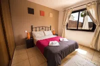 60sq.m Roof Solarium, 50sq.m Rear Terrace: BBQ, Fibre WiFi, TV (BBC, SKY sports) - 2 ดาว
