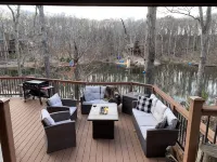 Luxury, Lakefront Chalet; Dock, Grills, Sasquatch & Firepits with a view - Boutique