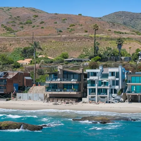 "Unrivaled Luxury at Premier Beachfront Getaway: Private Beach Access"