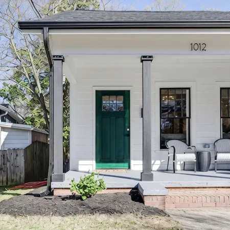Historically Hip on Hale-3 Kings, Walkable to shops, 3 minutes to Duke