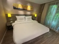 Baihe Training Center Hotel Các khách sạn gần Công viên Bắc Lăng