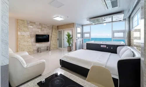 Pohang Pinewave Sea & Spa Pension - Jacuzzi