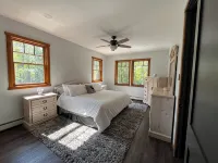 New Adirondack spacious cabin in the Lake George and Gore Mountain Area