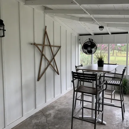 Farmhouse 534 Leakey - Amazing