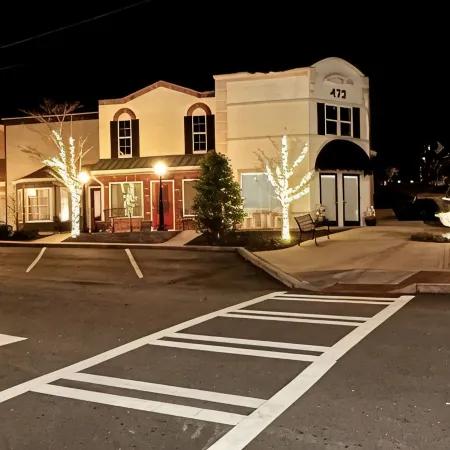 Haven at Hazel~Downtown Bungalow, cozy quarters for up to four, farmhouse chic.