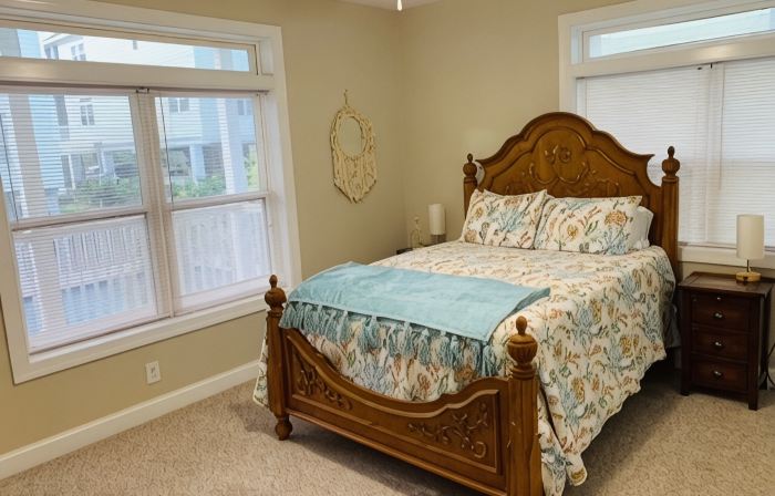 3/3 Condo across from the River! Close to beaches!