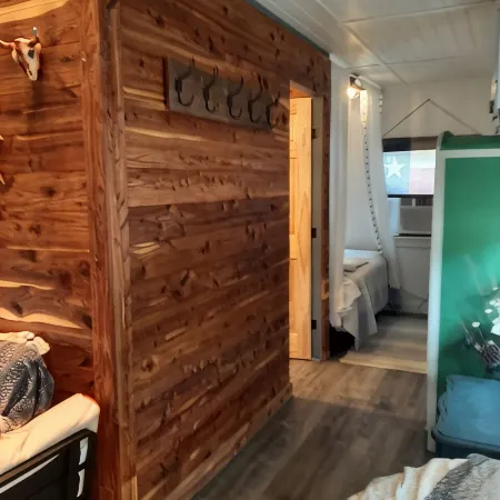 Quiet country cabin just 30 minutes from Austin Airport