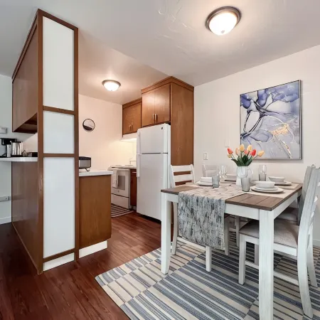 Cozy and quiet 2B/1b in Downtown