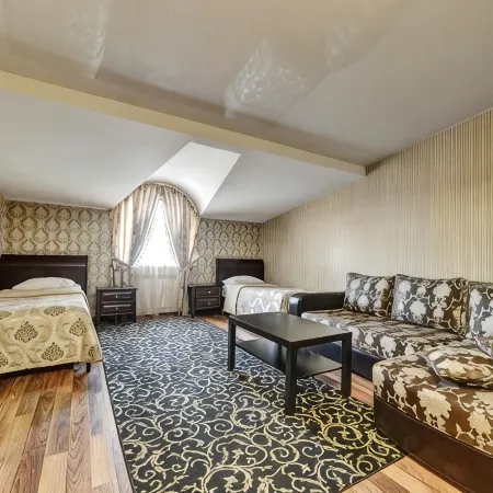 Frant Hotel (Франт Отель)