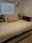 Lakeside, Boat Dock and Hot Tub with This Small Quaint Cottage. - 2つ星