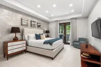 Renovated 2-bedroom condo with WiFi, AC inside Bahía Beach Resort - Beach