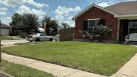 Charming & Spacious 4-bedroom homr with AC, WiFi, Lots of Parking in Brownsville - 4-Star