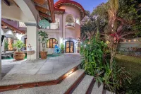 Villa Antigua, Jaco's Premier Luxury Beach Estate
