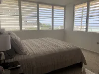 Beautiful oceanfront property with pool and amenities to relax - Homestays