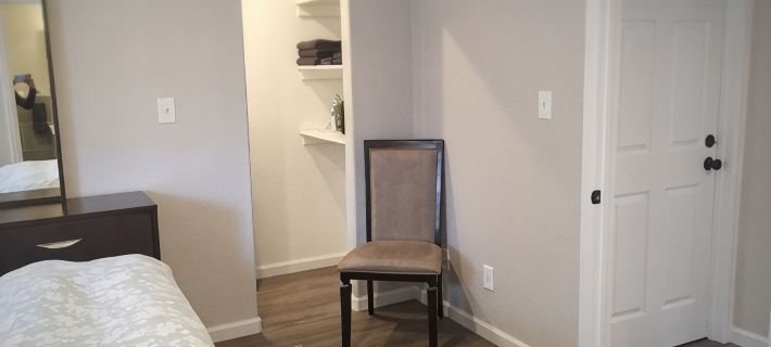 Private Executive Suite #2 - Large One Bedroom Hotels in Thornton