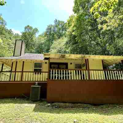 Secluded 3 Bed 2 Bath Home w/ Game Room & Hot Tub 5 Miles to Dollywood Hotel Exterior