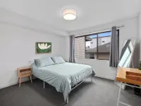 Modern Townhome in Walkable Ballard - 2 bedroom, 2 bathroom with AC Hotels near West Point Lighthouse