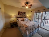 Hojo's-Lakefront-Lakeview Home in a Private Setting-Marina Nearby-Community Pool - 3-Star