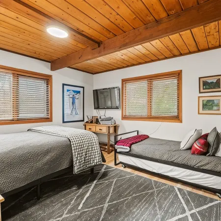 Ski Season at Massanutten's Snowbird Chalet Отели в г. Мак-Гиисвилл