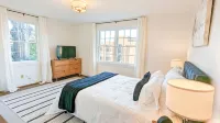 1 bedroom apt, Steps from Swamp Rabbit Trail, 15 minute walk to Main st. - Condos