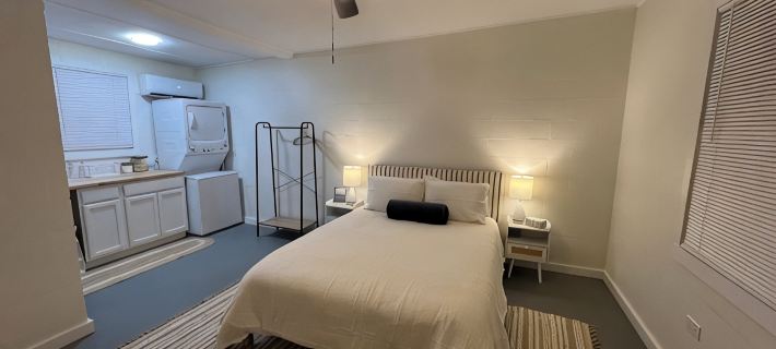 Stylish and Simplistic 1-Bedroom, 2-bathroom apartment at Locklairs Landing. Hotels in Berkeley County