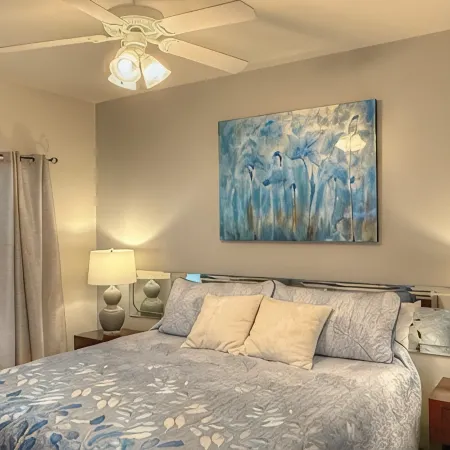 Executive 2 Bedroom Condo. Amazing Lakefront Views. Top Floor. No Stairs.