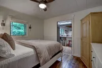 Broadleaf Cottage in Mirror Lake Area of Highlands