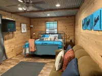 Secluded Riverfront Cabin 5 acres on Little Missouri River - balcon