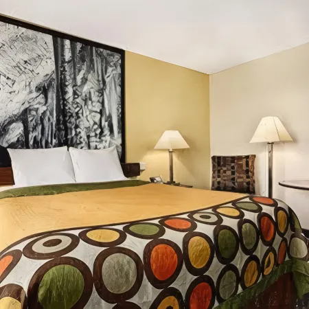 Super 8 by Wyndham Carlsbad