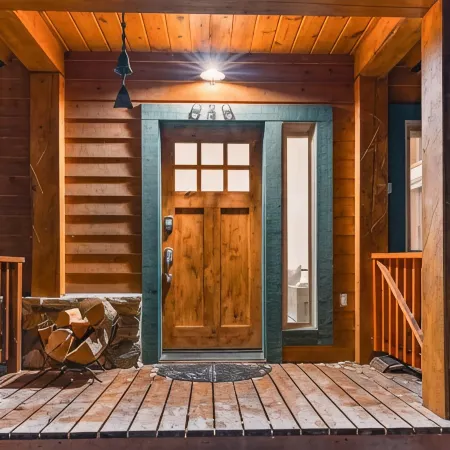 The Retreat@ the Cottages-tucked in towering pines