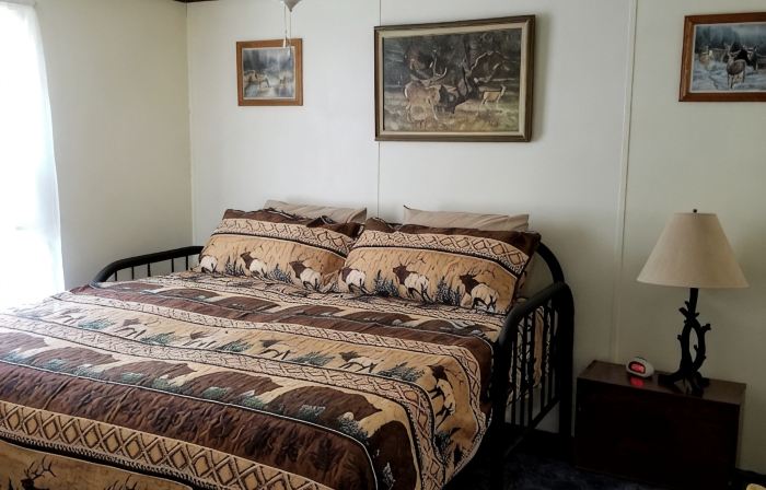 Beautiful Mountain Views. Cozy/Quiet & centrally located to all the mountain fun