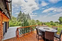 Luxury Lodge overlooking both Grand Traverse Bays - 5-Star
