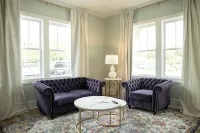 The Vincent B - on Government St! Walk to Restaurants, Bars & Shopping! - 4-Star