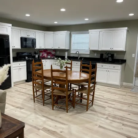 Peaceful private 3 bedroom & 2 bathroom new home near Mammoth Cave.