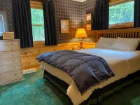 Quiet "UP NORTH" Cabin with All the Amenities. 200 a Night. - WiFi