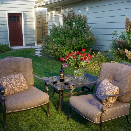 HEATED Pool & Hot Tub in a Quiet Neighborhood- Walk to Town- Dog Friendly