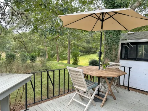 Small One Bedroom Private Cottage on Large Quiet Property. - 4-Star
