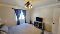 Updated Higgins Cottage w/ AC - Walking Distance to Higgins & Boat Parking - Wifi
