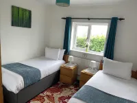 Visit Wales 4 Star, rural bungalow - Sauna, jacuzzi, play area and Free Wi-fi - 3 Sao