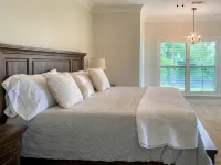 Beautiful House on the River! Book now for Spring & Summer 2025! - 3-Star